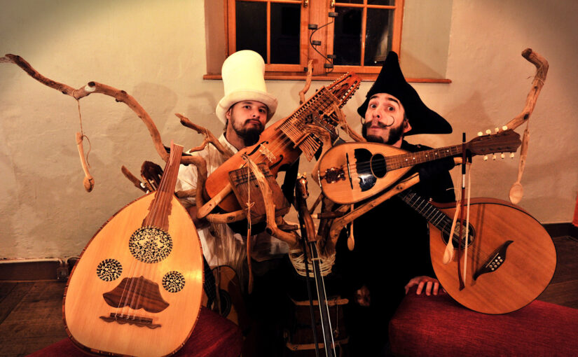 Les Grandes Moustaches « Musiques Bavardes » @Flagey