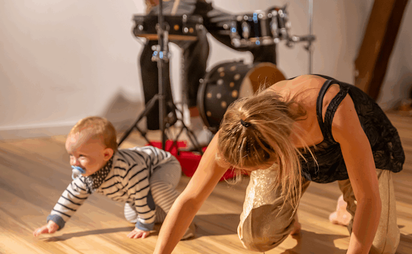 « Flow », une performance immersive avec les tout petits @Maison de quartier Malibran (Ixelles)