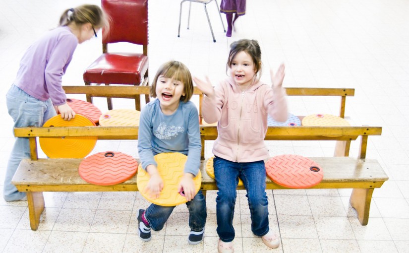 Bouger, jouer, chanter (pour les 3 / 5 ans)